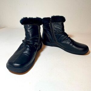 Yuu Lavanie black ankle boots size 9.5